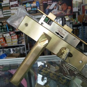 khóa cửa gỗ
